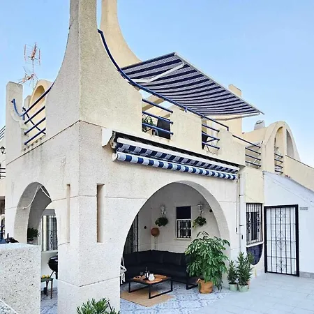 - House With 3 Bedroms